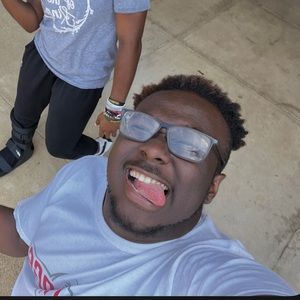 Meet your Posher, Devin